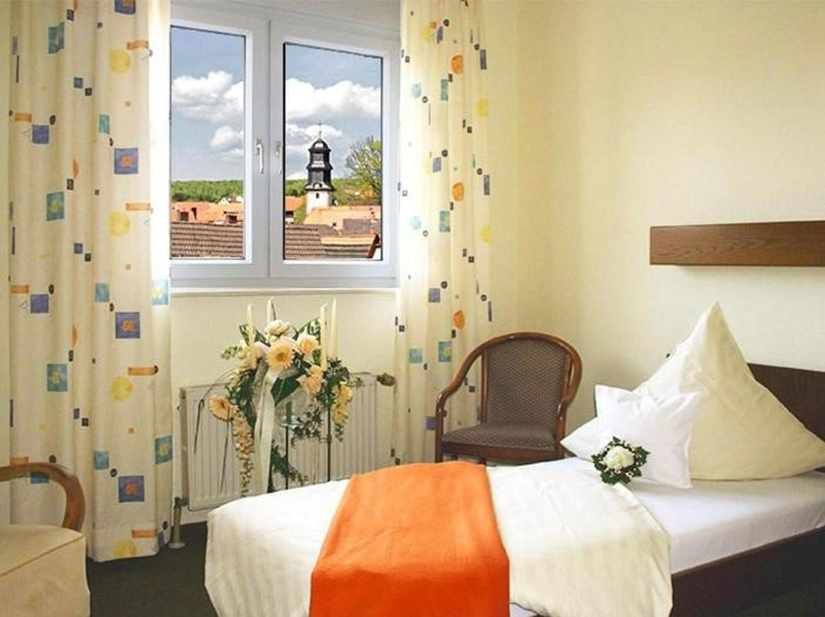 Hotel Zur Krone Ronneburg  Екстериор снимка