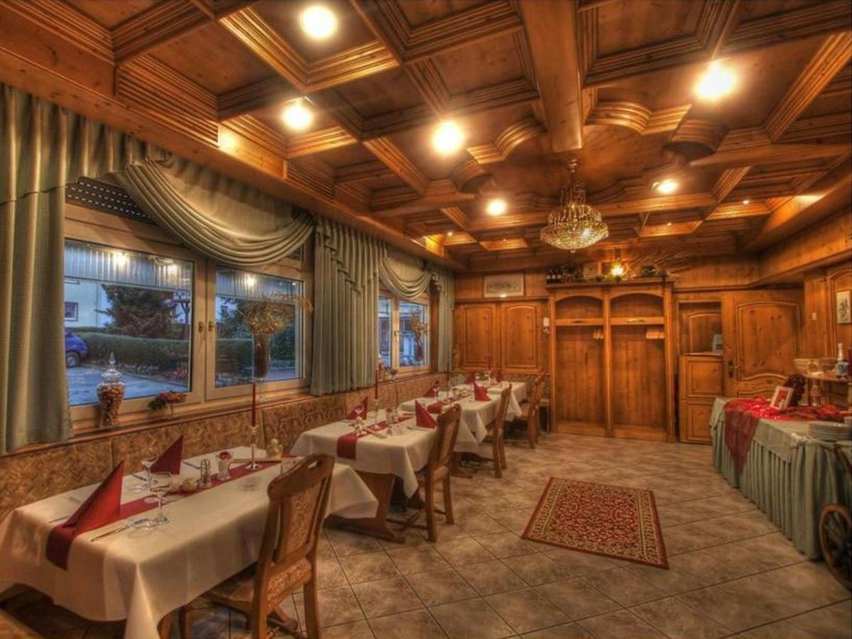 Hotel Zur Krone Ronneburg  Екстериор снимка