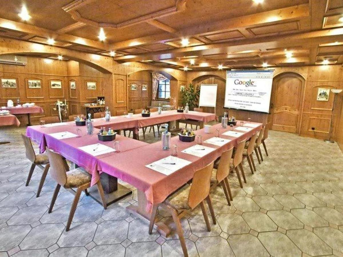 Hotel Zur Krone Ronneburg  Екстериор снимка