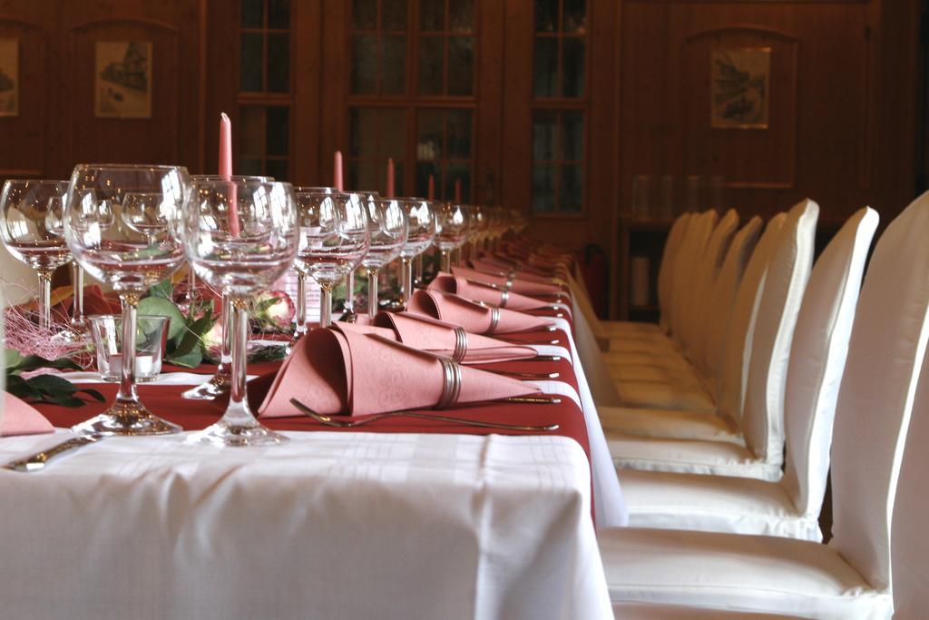 Hotel Zur Krone Ronneburg  Екстериор снимка