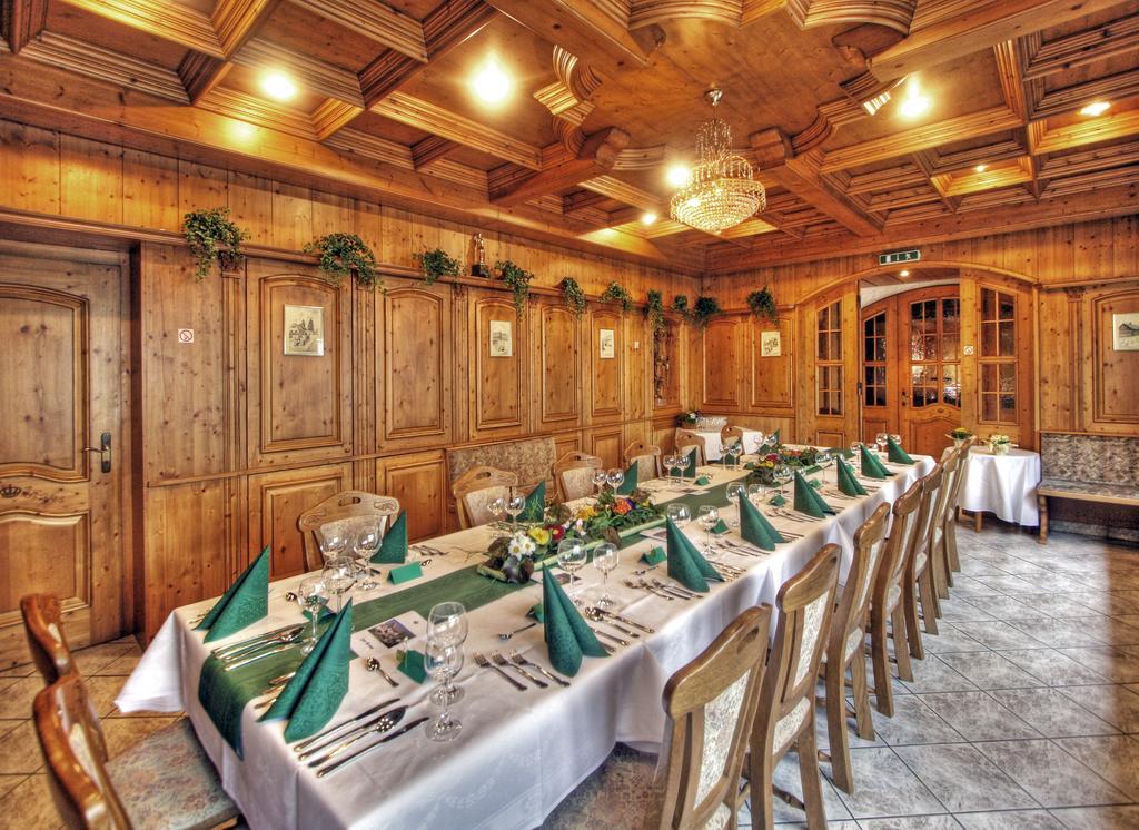 Hotel Zur Krone Ronneburg  Екстериор снимка